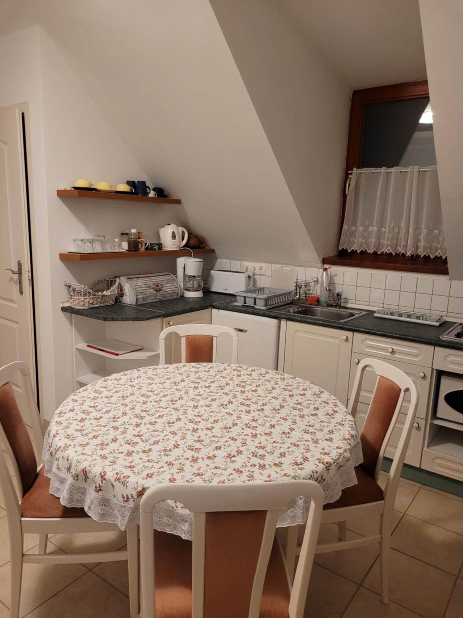 Totvar Lovas Szallashely Kovagotottos Zewnętrze zdjęcie