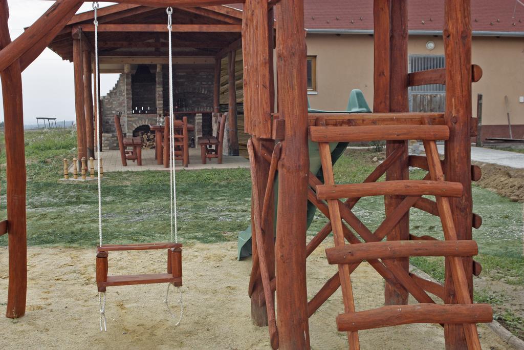 Totvar Lovas Szallashely Kovagotottos Zewnętrze zdjęcie